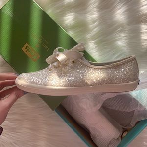 BNIB Size 8 Kate Spade Keds in Cream